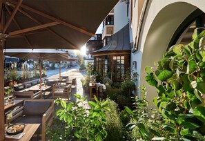 Terrace/patio - Hotel Schwarzer Adler Kitzbühel - Adults only (Kitzbuhel)