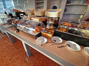 Desayuno buffet incluido todos los días 