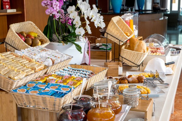 Free daily buffet breakfast - City Hotel (Senigallia)