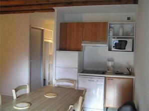 Fridge, microwave, dishwasher, coffee/tea maker