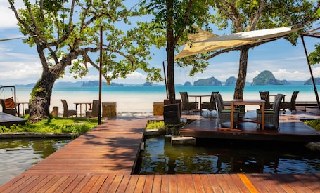 Área externa para banquete. The Tubkaak Krabi Boutique Resort