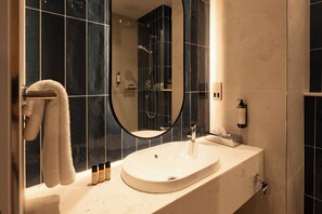 Superior Room | Bathroom