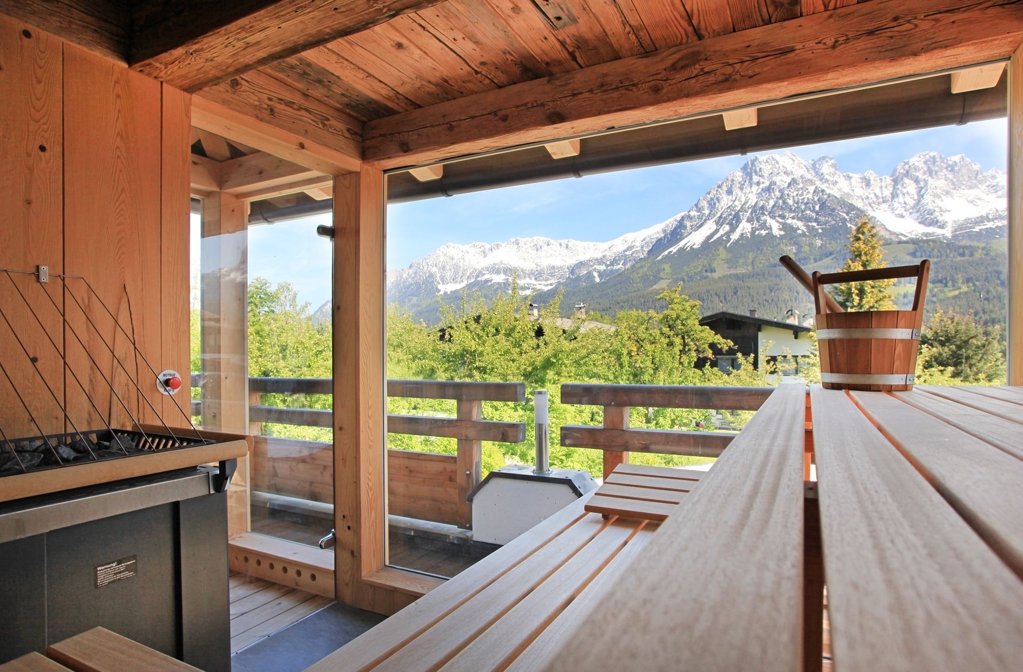 body treatments, aromatherapy, reflexology, massages