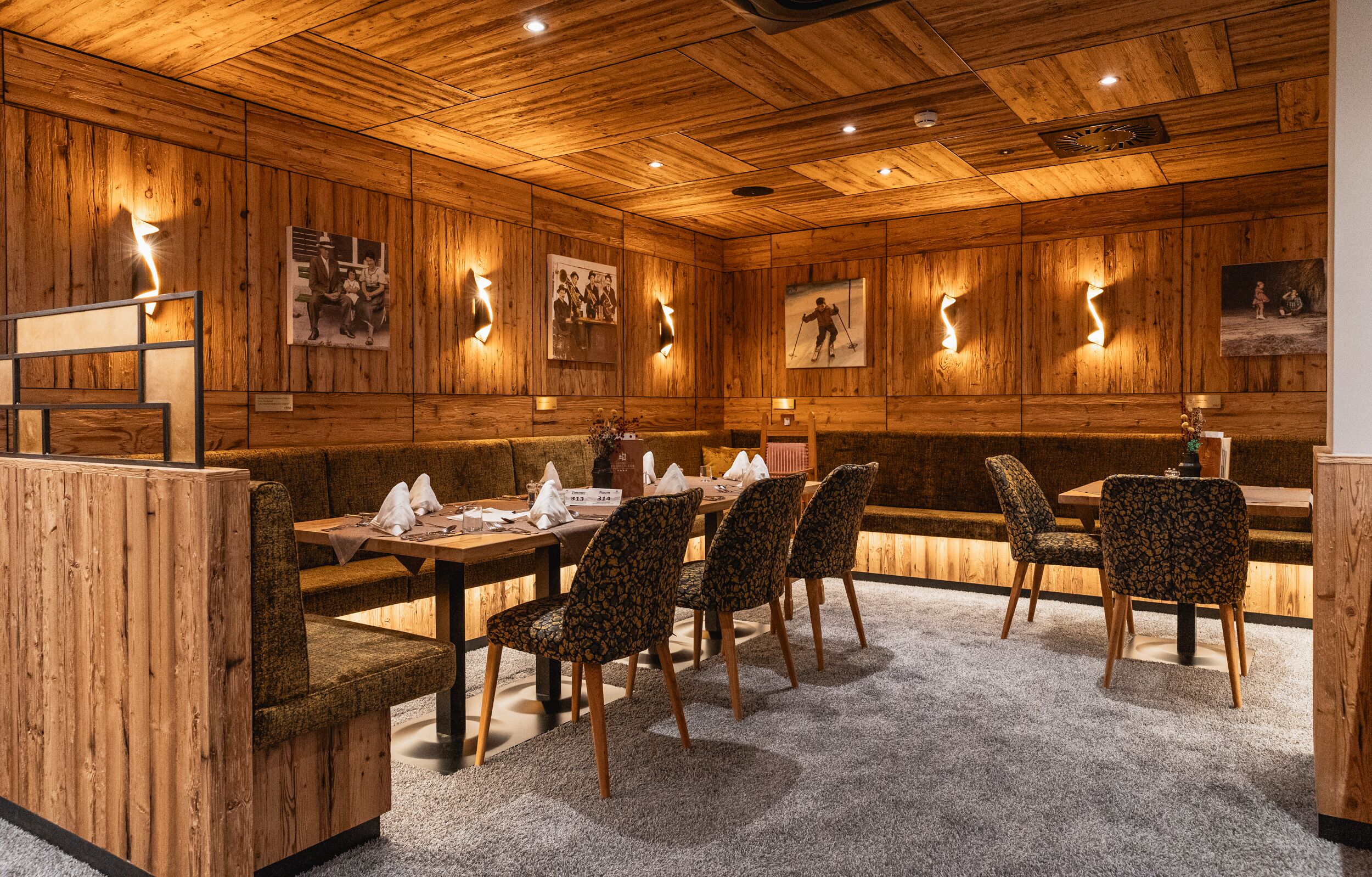 breakfast, lunch and dinner served