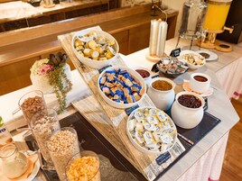 Desayuno bufé gratuito