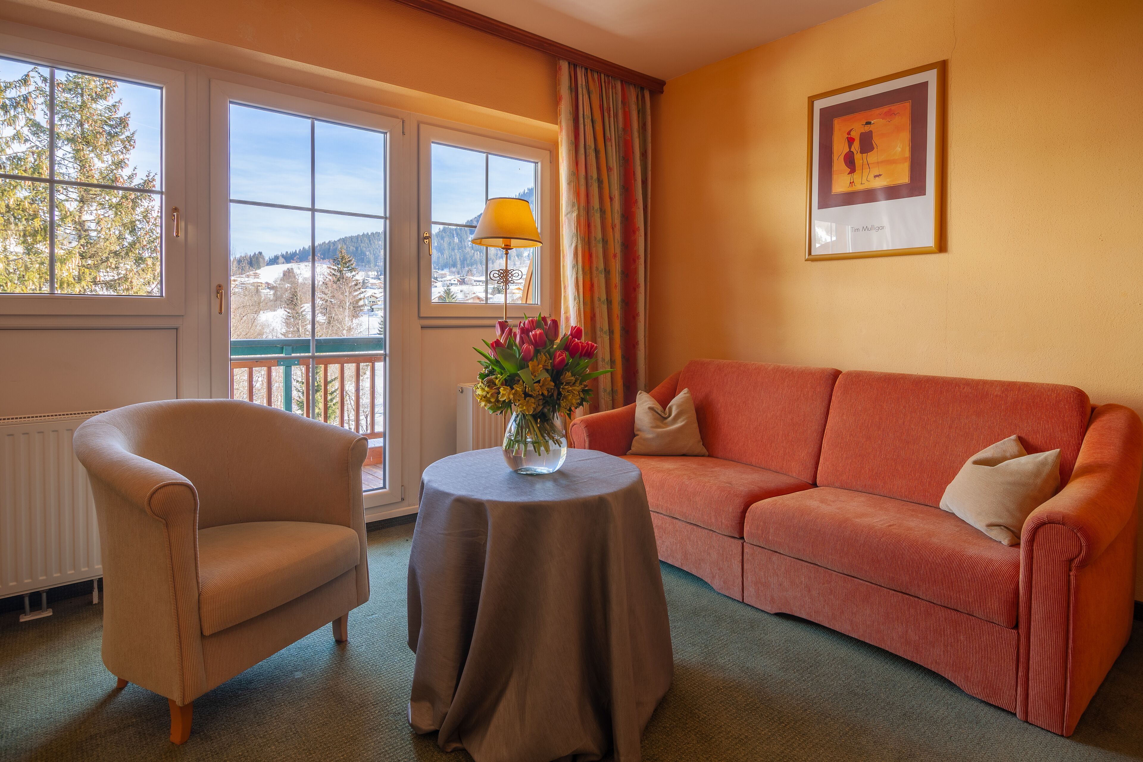 Suite, Balcony | Living room | Flat-screen TV, toys