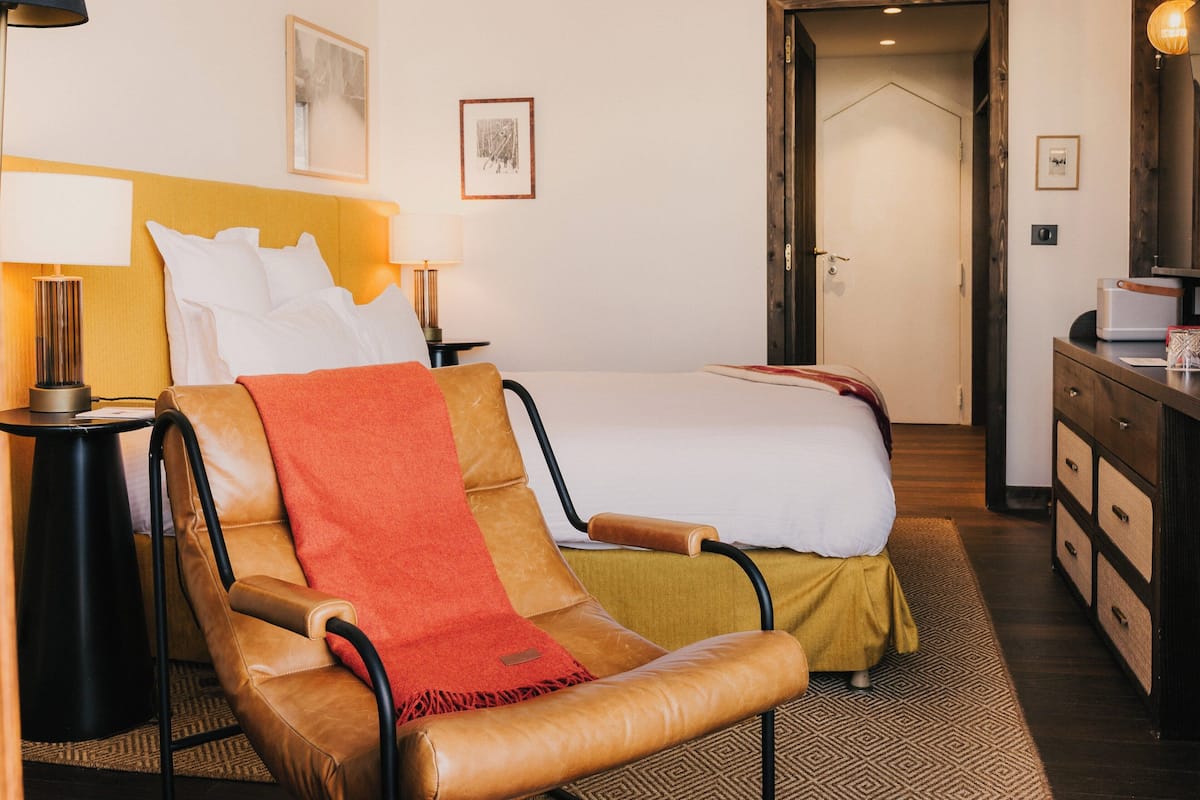 Rom – comfort (Slopes View) | Safe på rommet, lydisolert, wi-fi (inkludert) og sengetøy