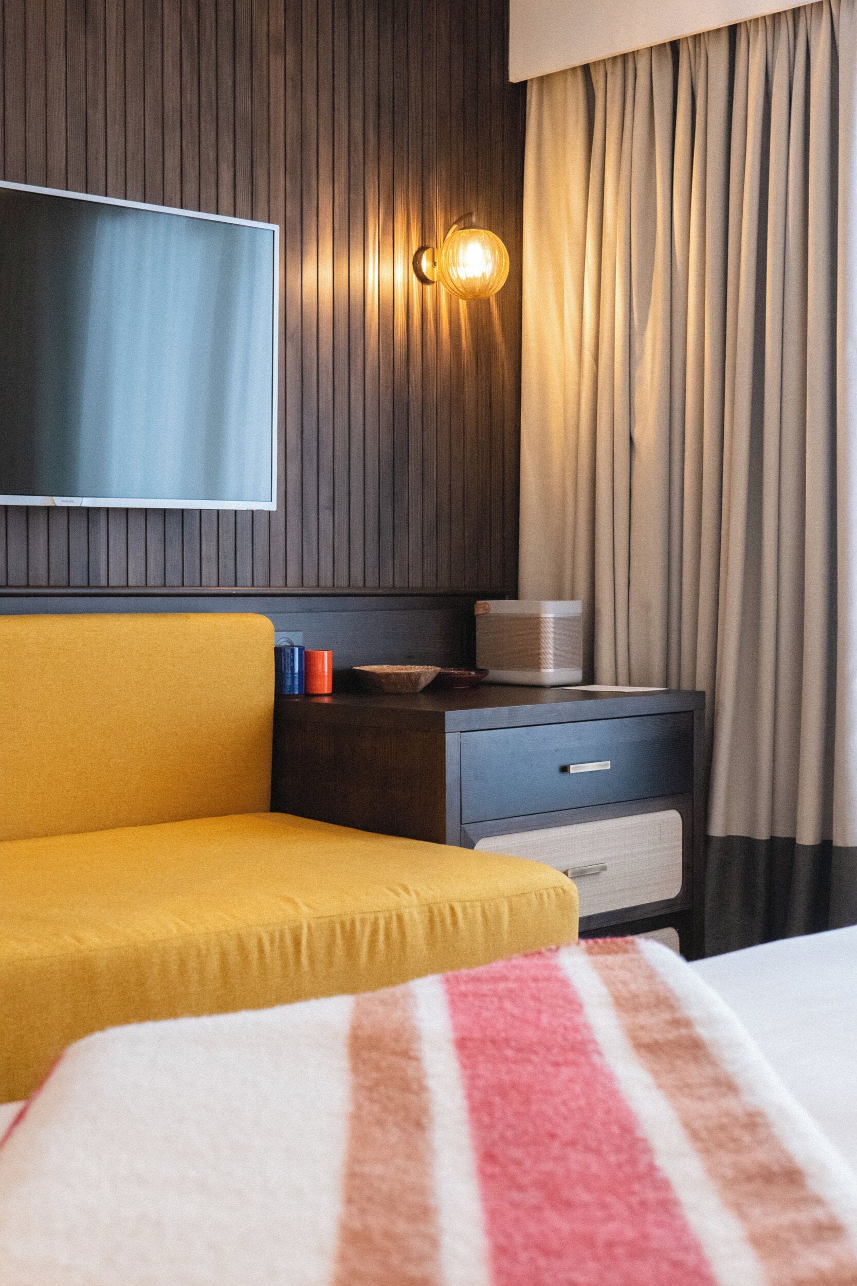 in-room safe, soundproofing, free wifi, bed sheets