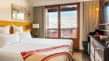 Huone (Privilige,Slopes View) | Tallelokero huoneessa, äänieristys, ilmainen Wi-Fi, vuodevaatteet