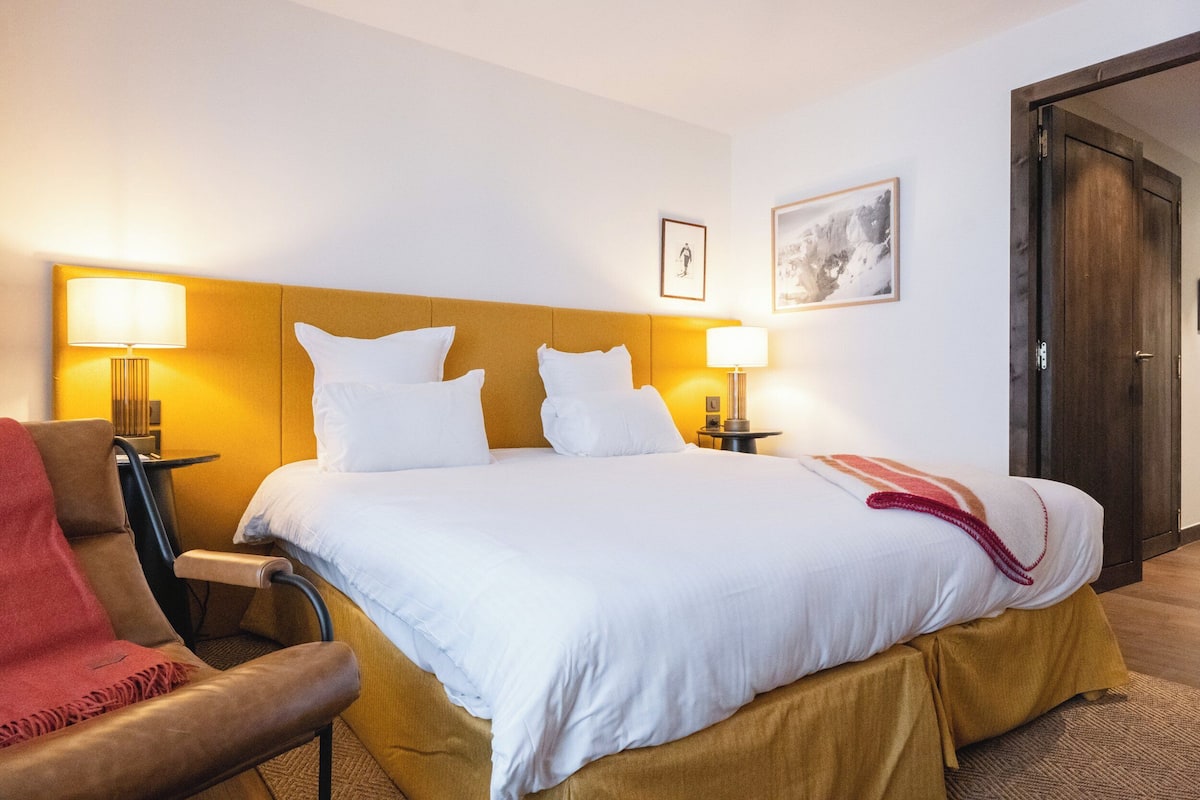 Family Room | In-room safe, soundproofing, free WiFi, bed sheets
