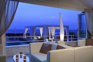 Lobby-Lounge