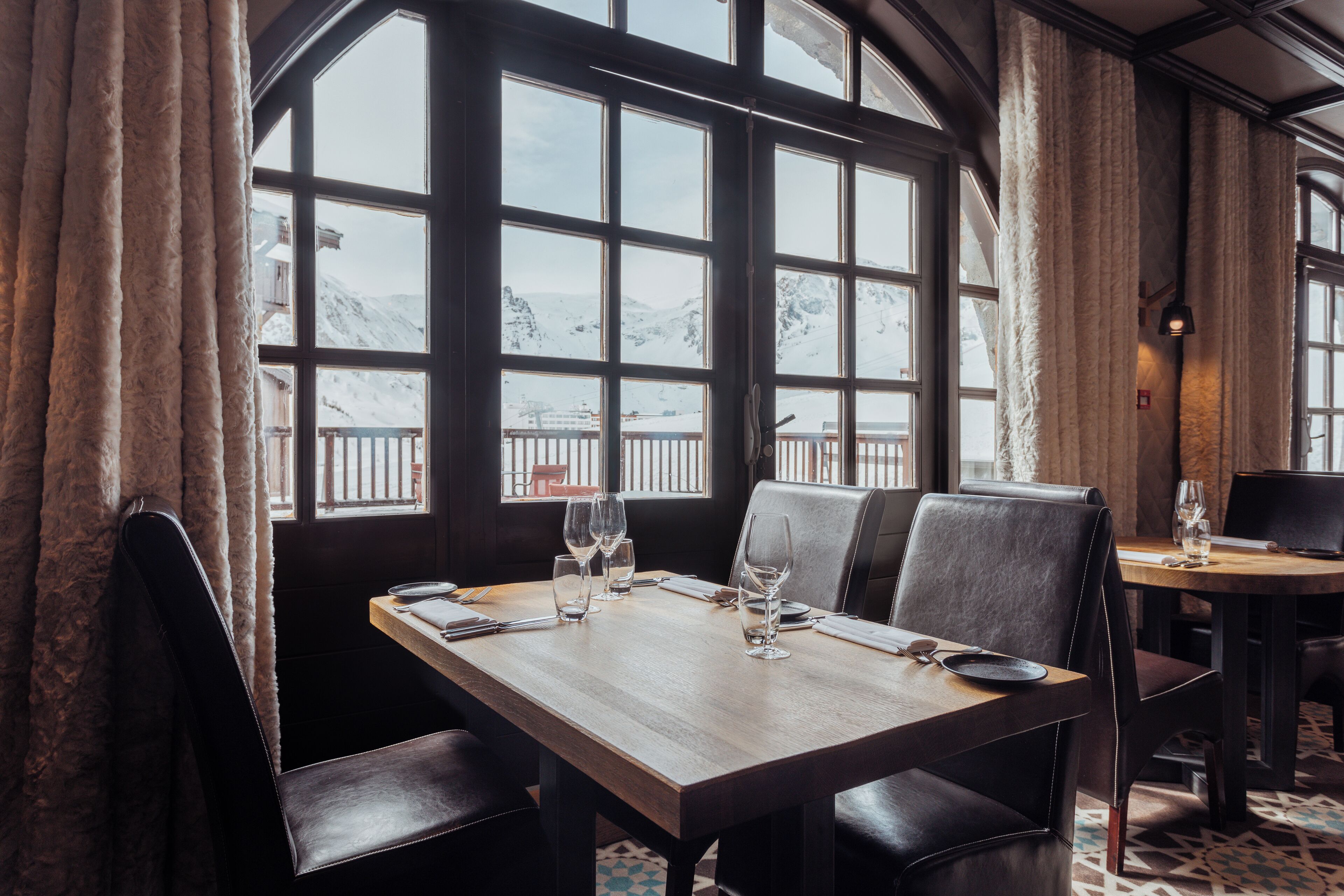 breakfast and dinner served