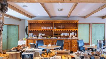 Colazione a buffet inclusa, servita tutte le mattine