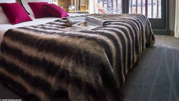 Sengetøy av topp kvalitet, safe på rommet, skrivebord og lydisolert