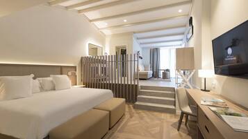 Minibar, caja fuerte, escritorio y espacio para trabajar con un portátil