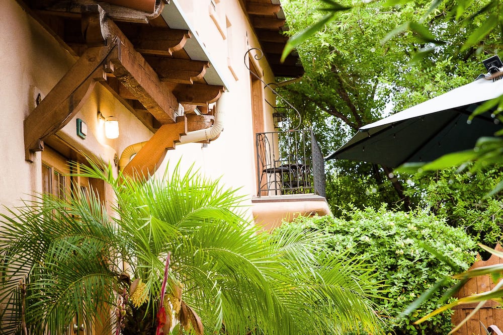Blue Iguana Inn