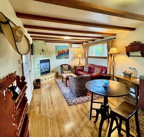 Suite, 1 King Bed, Balcony | Premium bedding, minibar, individually decorated, individually furnished - Blue Iguana Inn (Ojai)