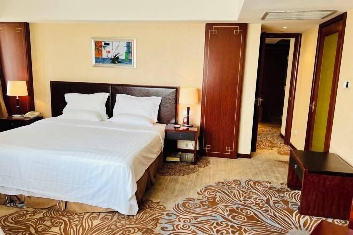 Minibar, in-room safe, desk, blackout drapes