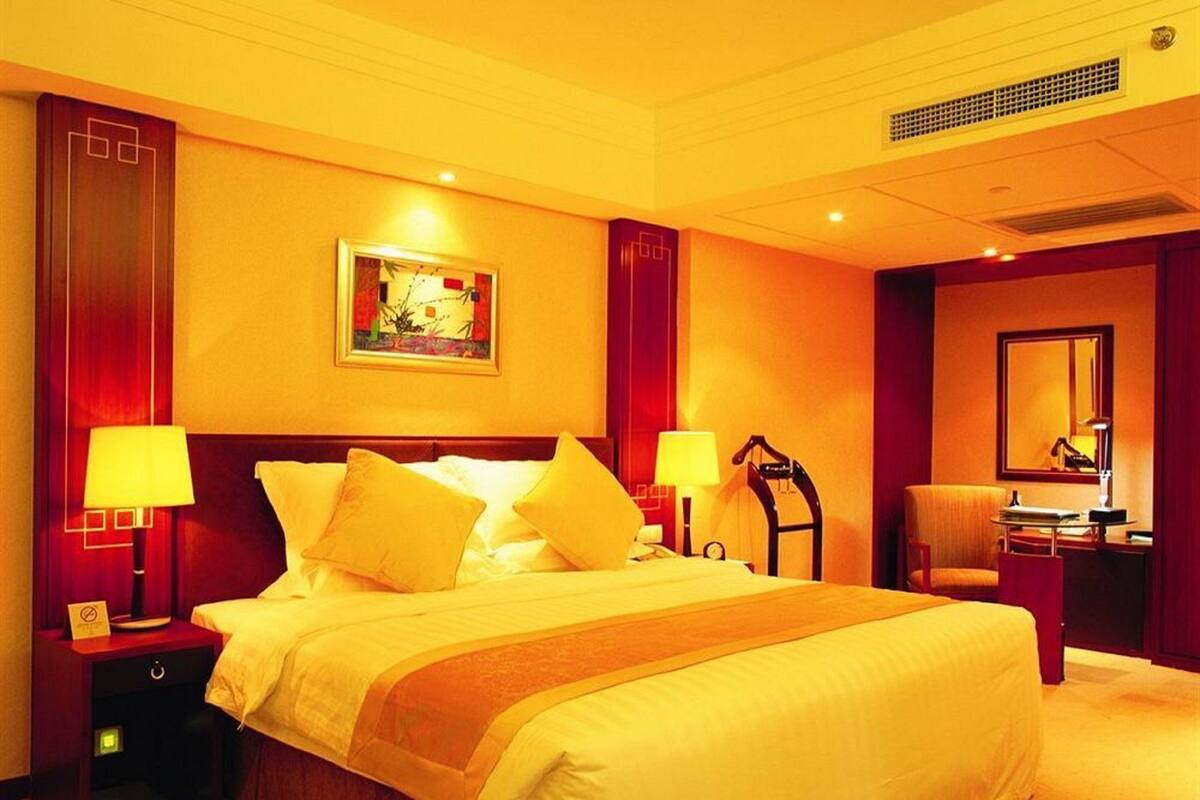 Minibar, in-room safe, desk, blackout drapes