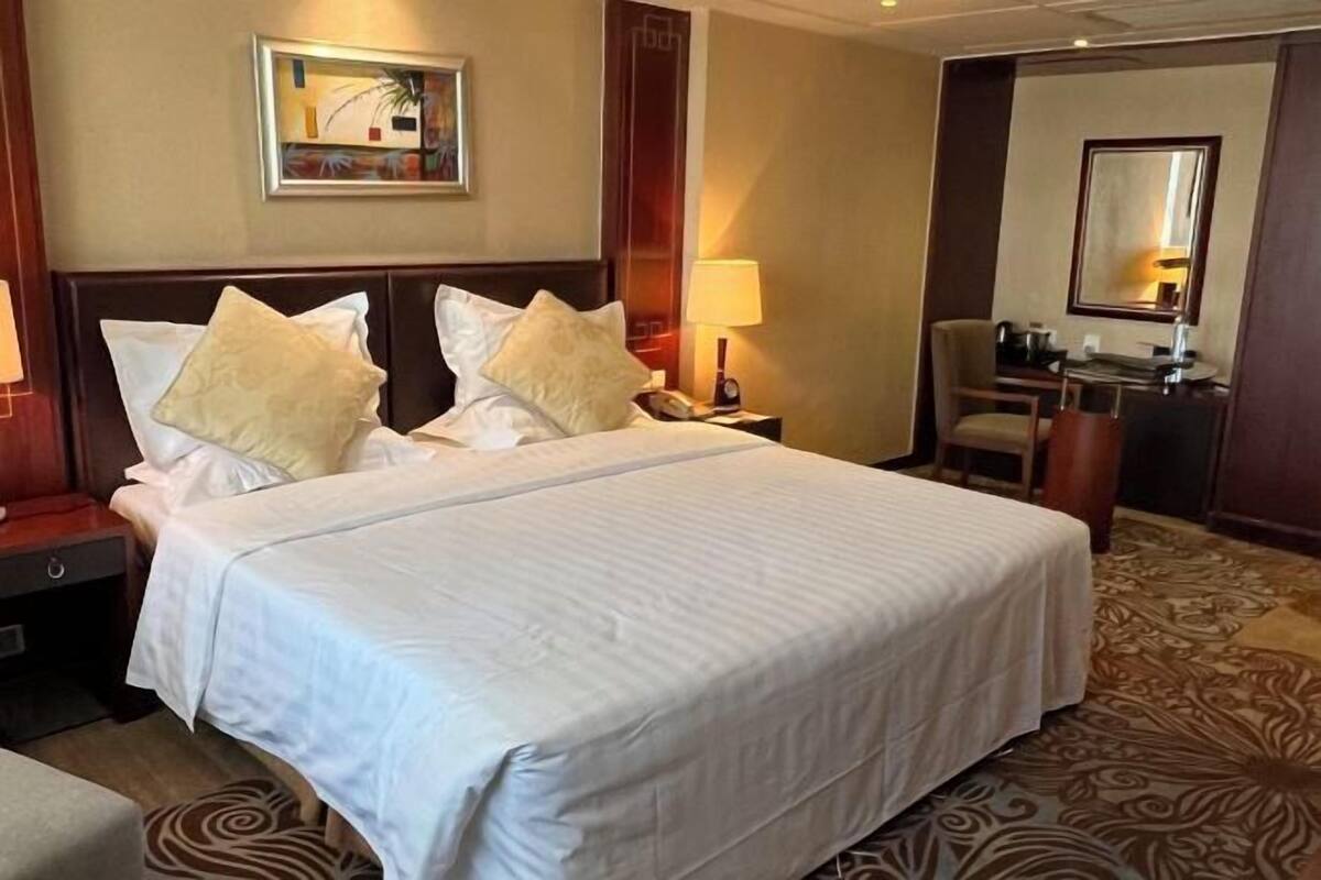 Minibar, in-room safe, desk, blackout drapes
