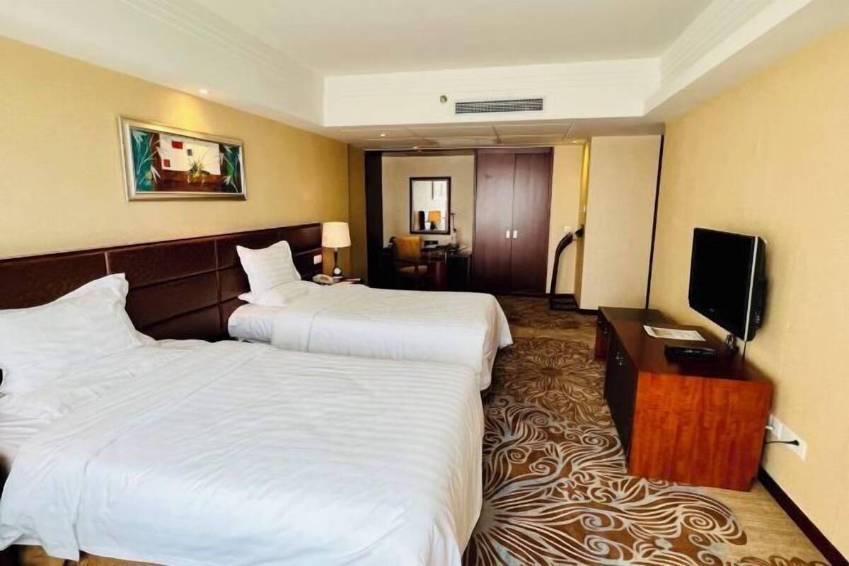 Minibar, in-room safe, desk, blackout drapes
