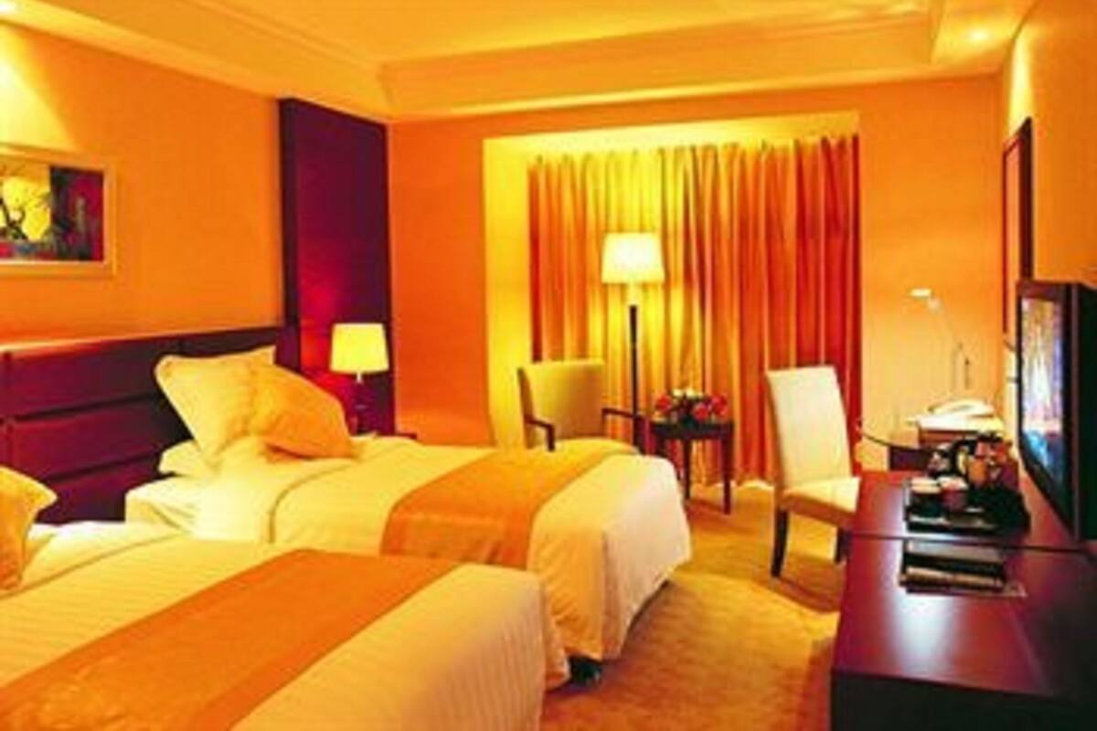 Minibar, in-room safe, desk, blackout drapes