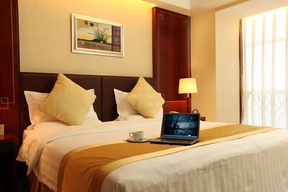 Minibar, in-room safe, desk, blackout drapes