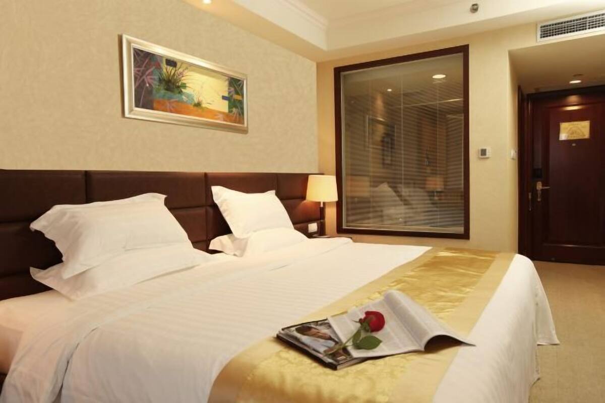 Minibar, in-room safe, desk, blackout drapes