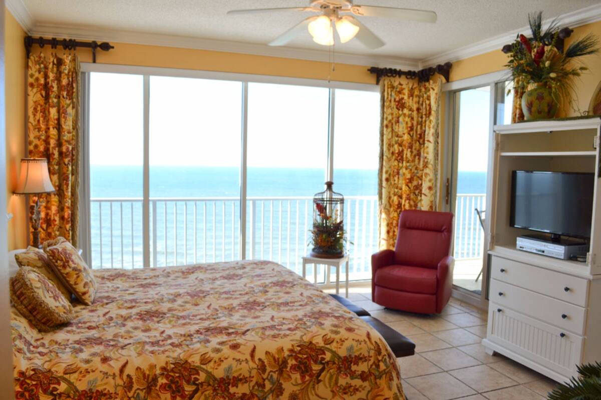 2.5 Bedroom 2 Bath Condo