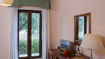 Zimmersafe, Schreibtisch, Babybetten, Zustellbetten