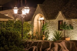 Fachada del alojamiento - Noche