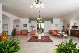 Sala de estar en el lobby