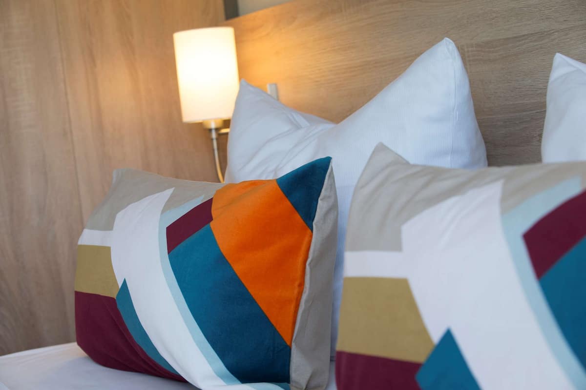 In-room safe, desk, soundproofing, iron/ironing board