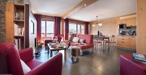 Apartment, 3 Bedrooms (Plus Cabine - Airelles) | Living area