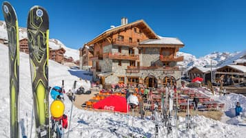 4 restauranter; serverer morgenmad