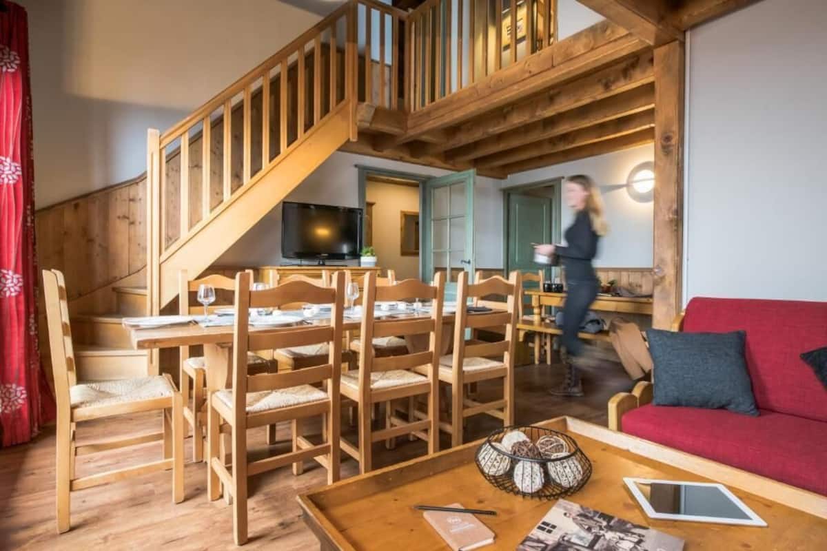 Apartment, 5 rooms, firelace, 10 persons | Living area | Flat-screen TV