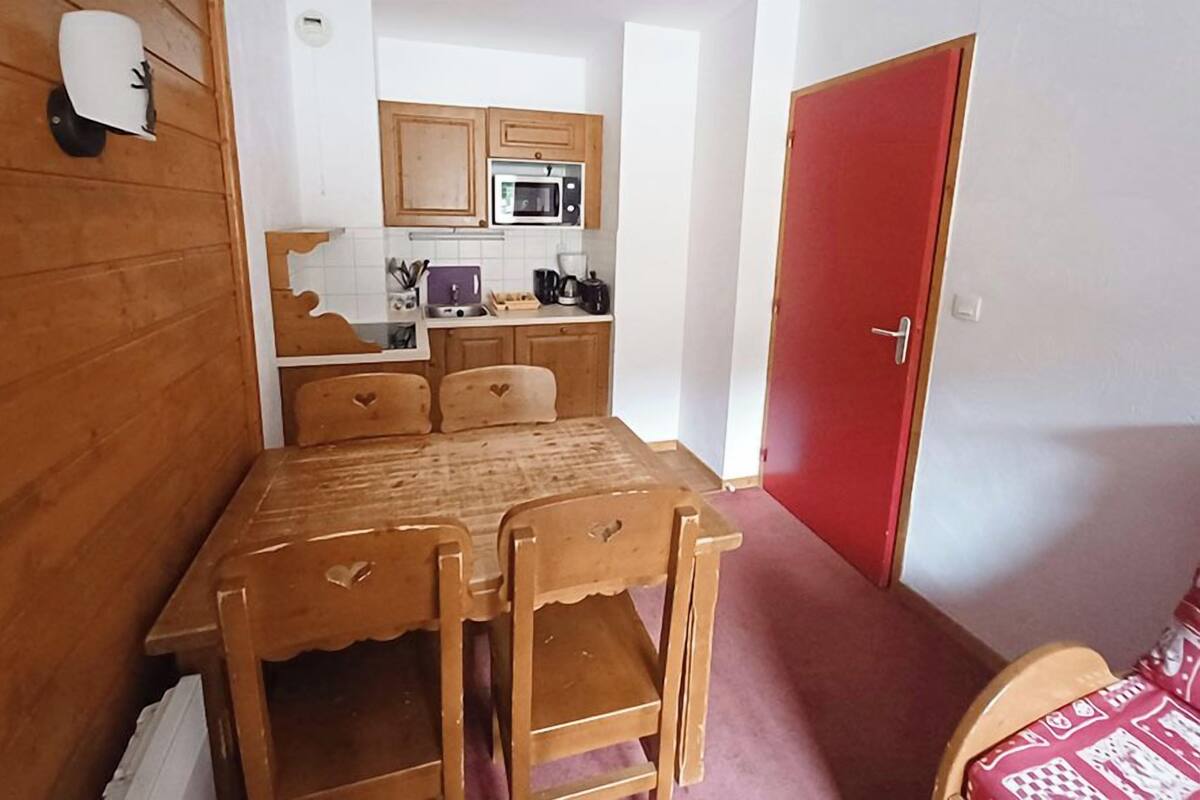 2-Room Apartment for 4 people | Private kitchen | Fridge, oven, stovetop, dishwasher