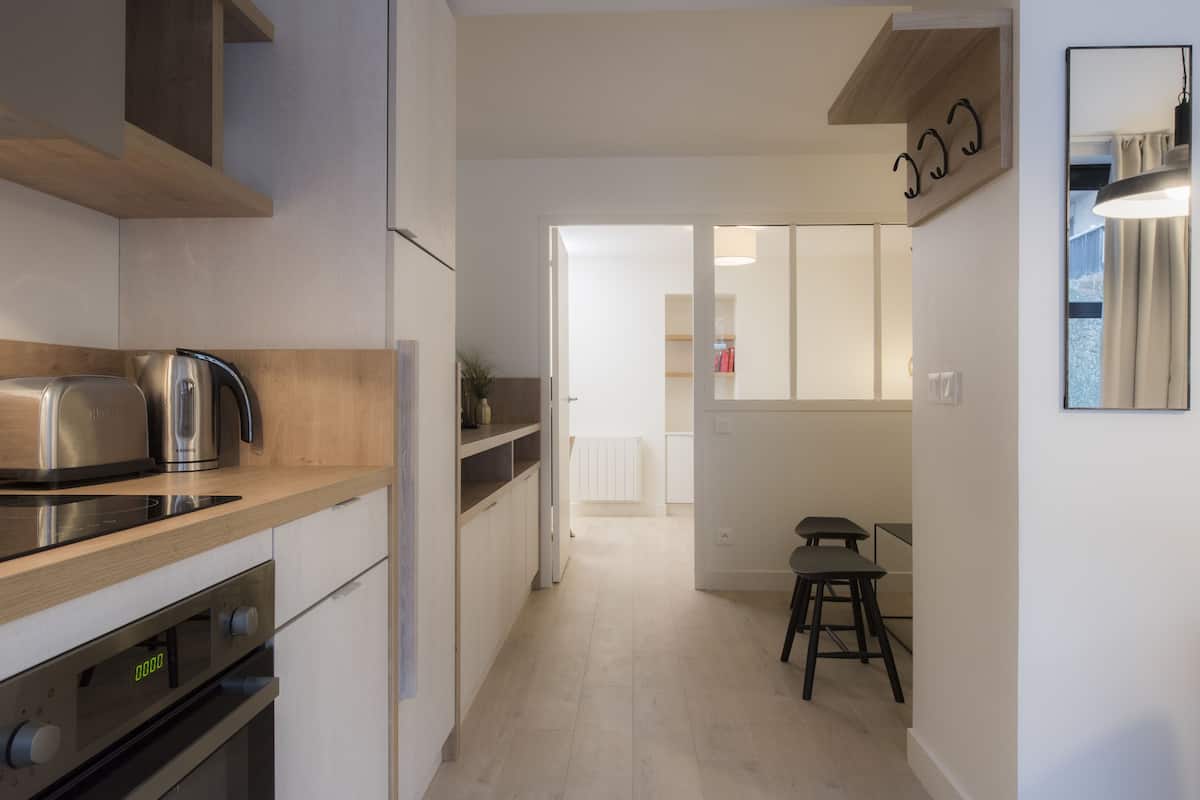 standard apartment, 1 bedroom | private kitchen | fridge, oven, stovetop, dishwasher