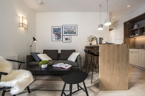 Departamento superior, 1 habitación, vista a la montaña | Sala de estar | Televisión de pantalla plana 