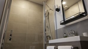 Premium-huoneisto, 3 makuuhuonetta, terassi, vuoristonäköala | Kylpyhuone | Ilmaiset hygieniatuotteet, hiustenkuivaaja, pyyhkeet, saippua