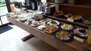 Breakfast, lunch served; Peruvian cuisine, garden views