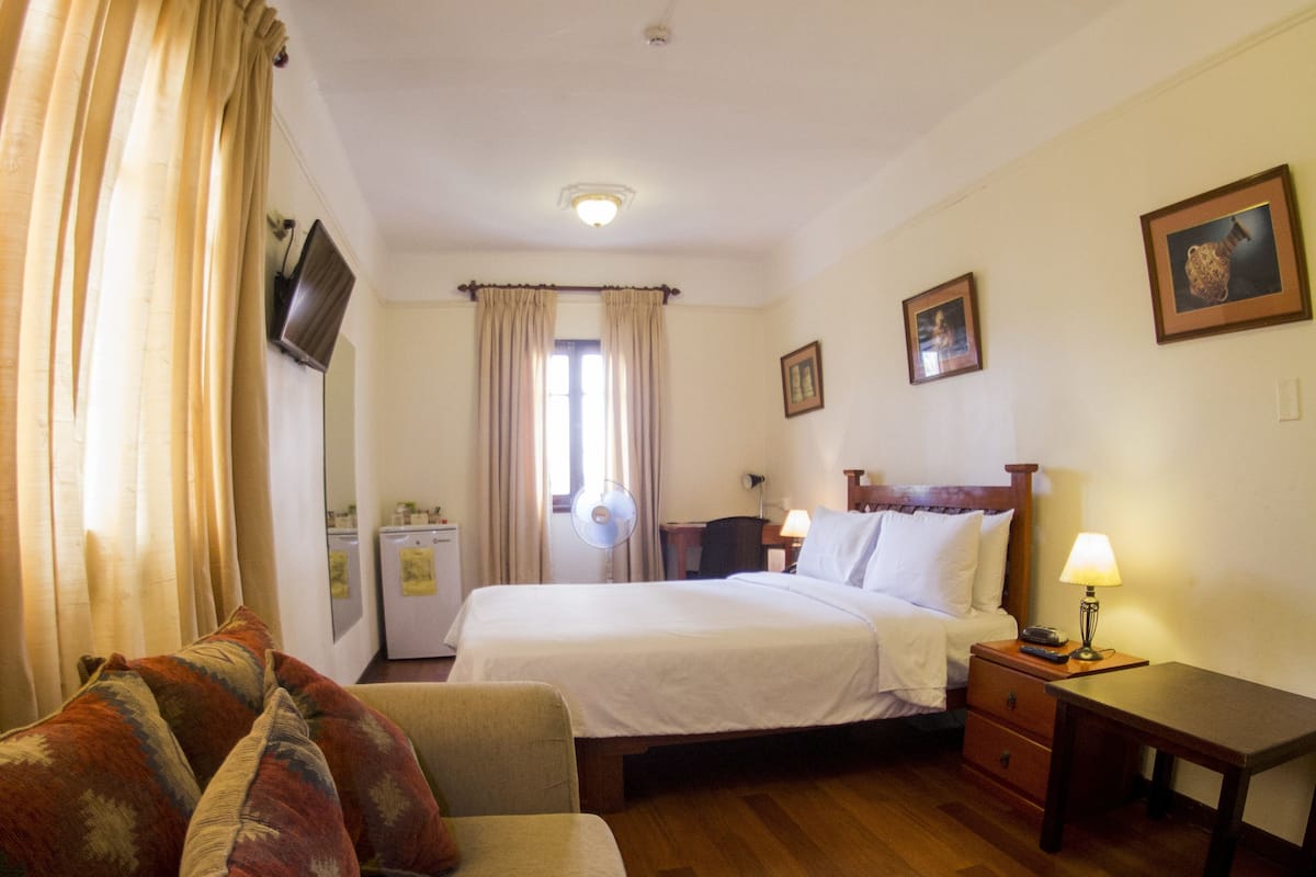 In-room safe, desk, iron/ironing board (on request), WiFi (free)