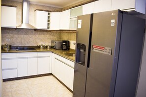 Private kitchen - Bayview Hotel (Lima)