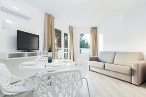 En 32-tommers TV med Parabol-TV