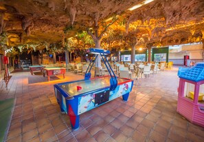 Arcade - Checkin Bungalows Atlantida (Arona)