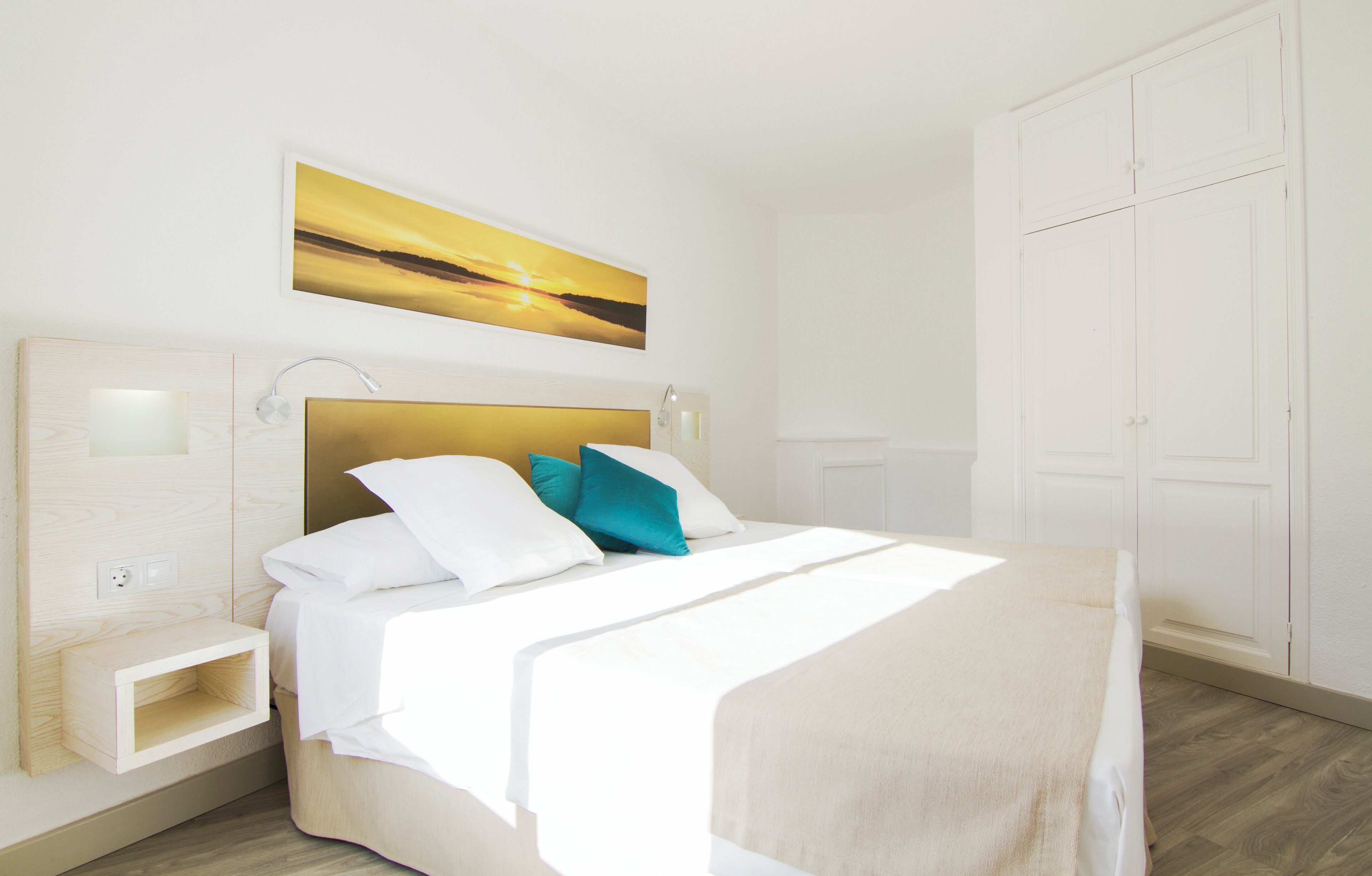 Truy cập Internet không dây miễn phí, bộ trải giường 