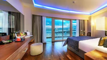 Free minibar, in-room safe, rollaway beds, free WiFi