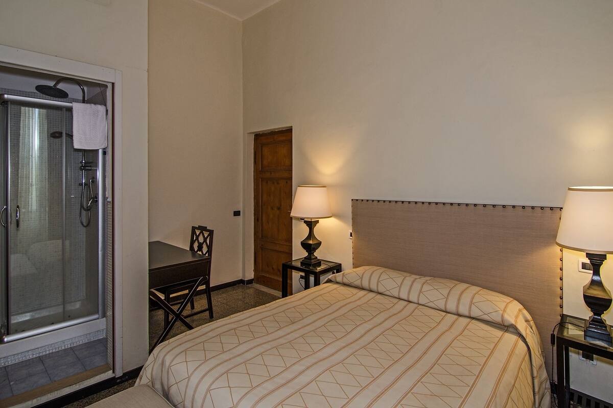 Habitación doble | Escritorio, cunas y wifi gratis
