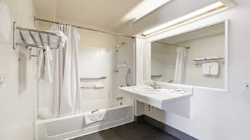 Room, 1 King Bed, Non Smoking | Soundproofing, iron/ironing board, free WiFi, bed sheets