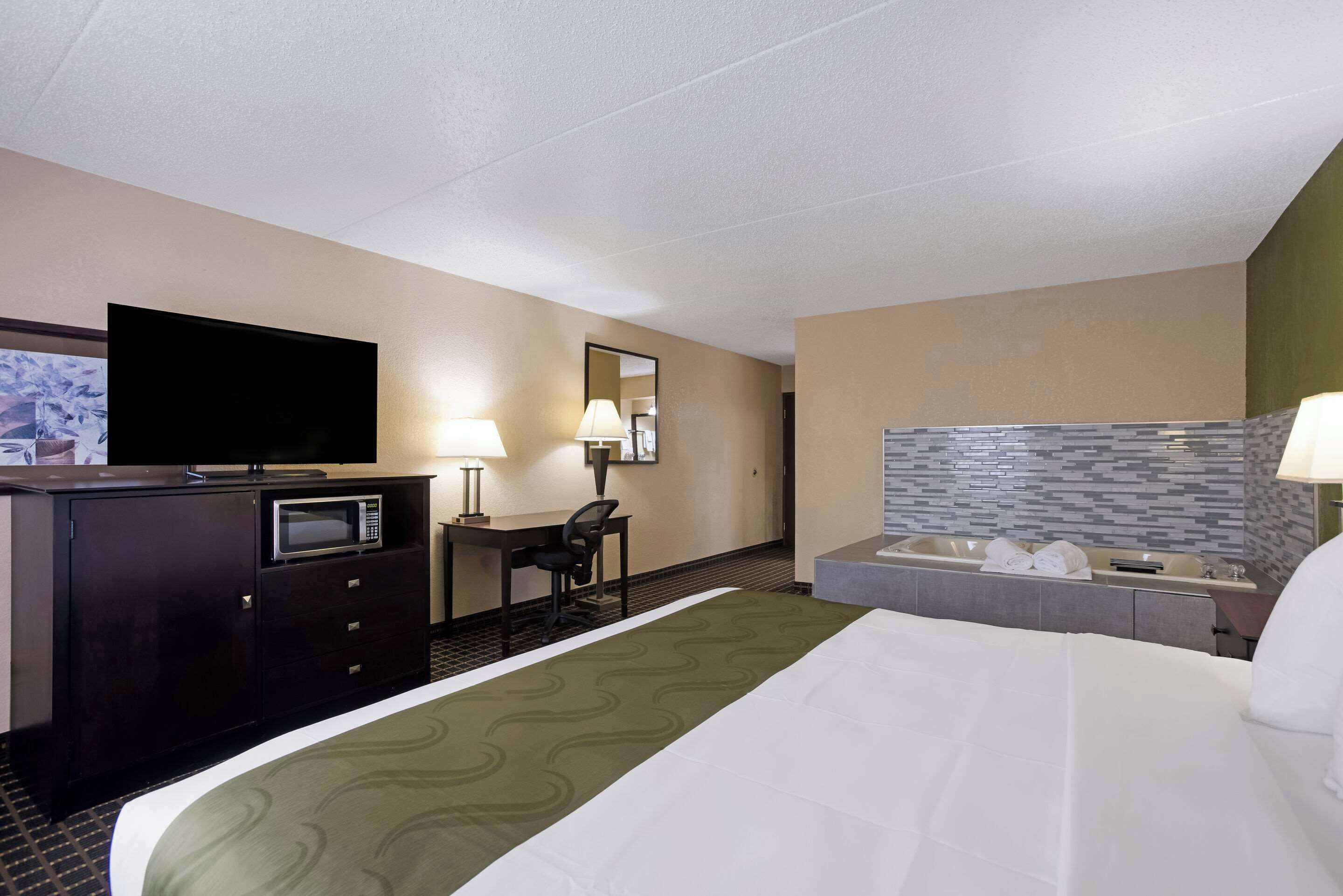 room, 1 king bed, non-smoking, upgrade, not pet friendly | premium bedding, pillow-top beds, in-room safe, desk